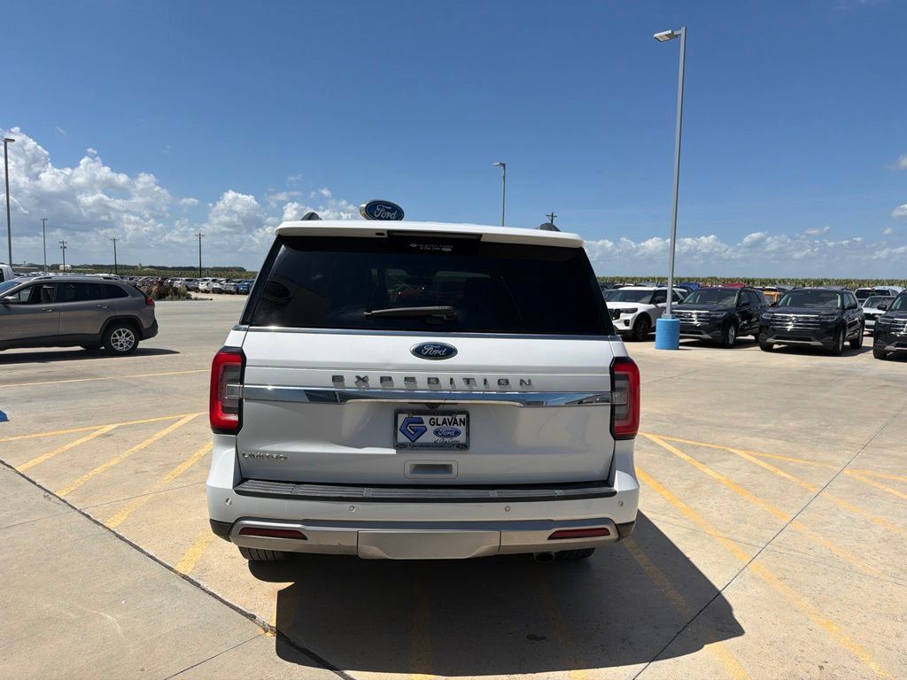 Used 2023 Ford Expedition Limited AWD/4WD image 6