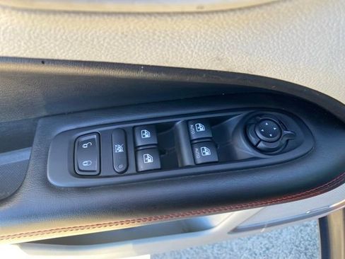 Used 2021 Jeep Compass Limited w/ Sun and Sound Group image 18