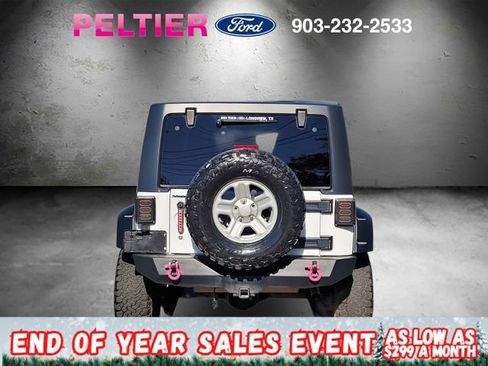 Used 2015 Jeep Wrangler Unlimited Rubicon w/ Connectivity Group image 5