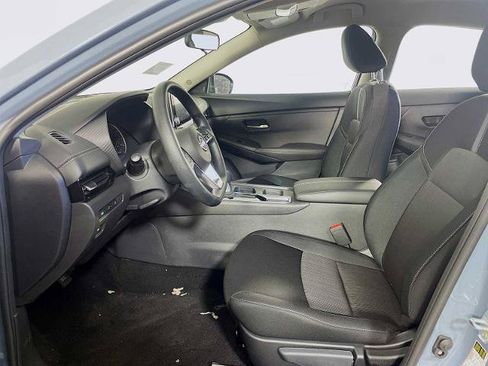 Certified 2025 Nissan Sentra SV FWD image 4