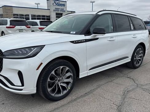 New 2026 Lincoln Aviator AWD w/ Jet Appearance Package image 4