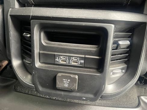 Used 2020 RAM 1500 Laramie AWD/4WD image 13