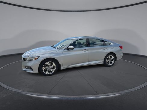 Used 2019 Honda Accord EX image 5