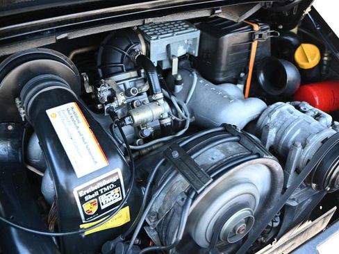 Used 1989 Porsche 911 Carrera RWD image 13