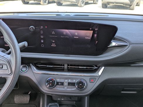 Used 2024 Buick Envista Preferred w/ Advanced Safety Package image 18