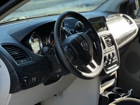 Used 2015 Dodge Grand Caravan SE w/ Quick Order Package 29E SE image 14