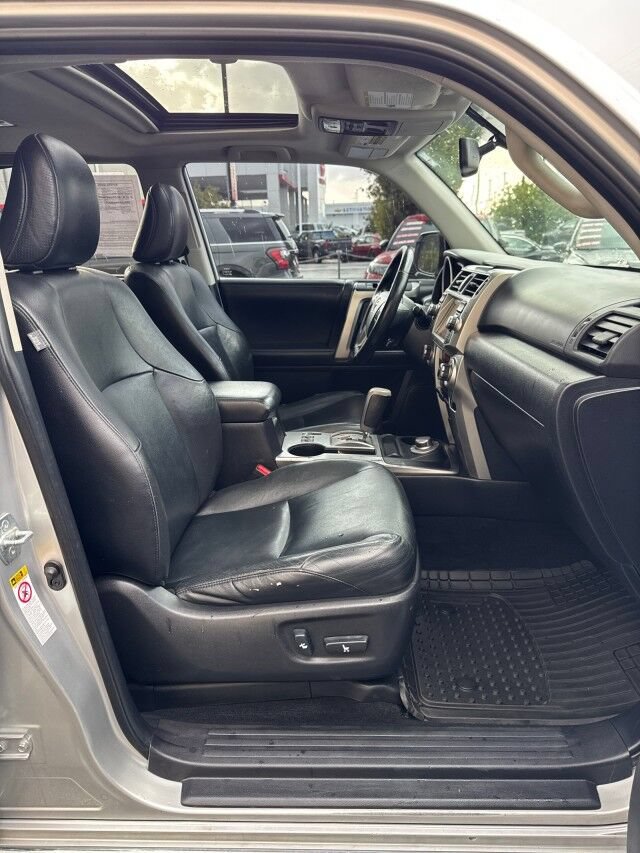 Used 2012 Toyota 4Runner Limited AWD/4WD image 17