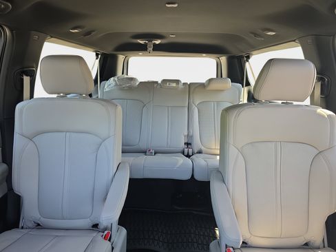 New 2026 Jeep Grand Wagoneer L 4WD image 35