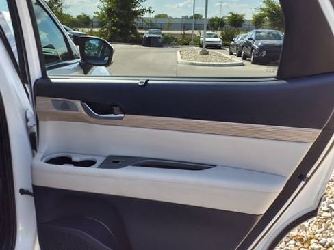 Used 2021 Hyundai Palisade Limited image 21