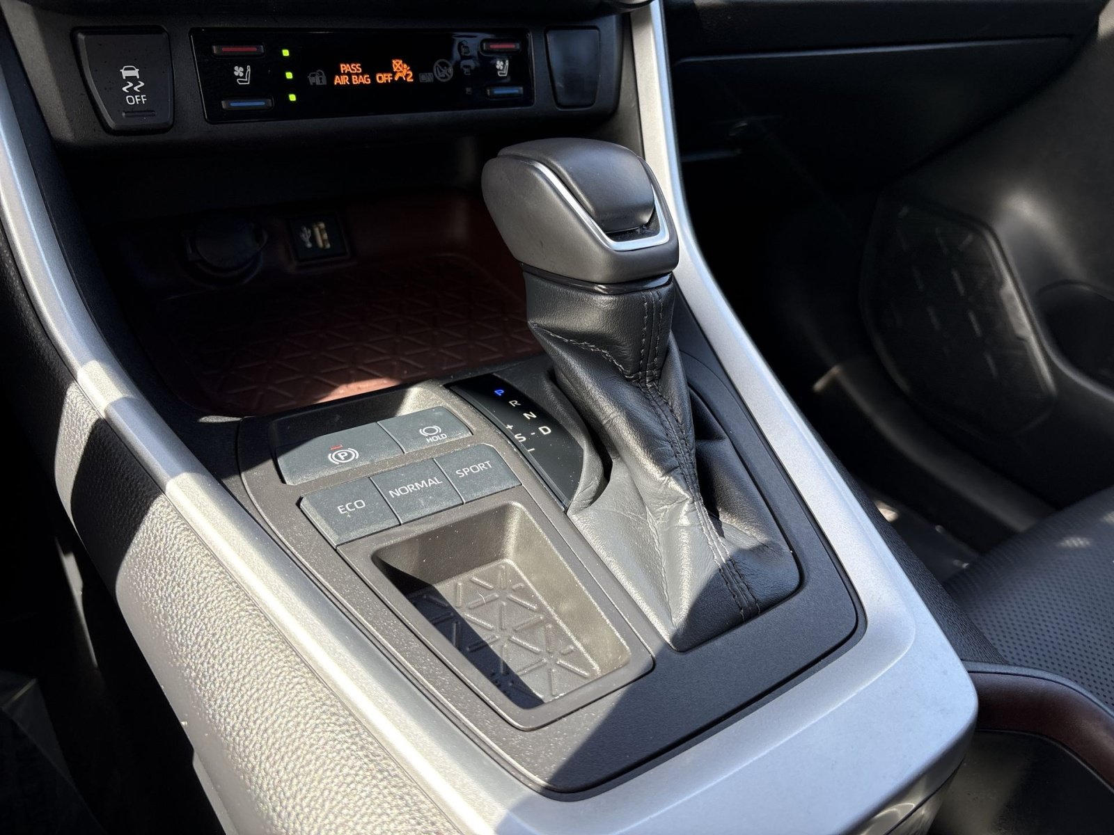 Used 2023 Toyota RAV4 Limited FWD image 22