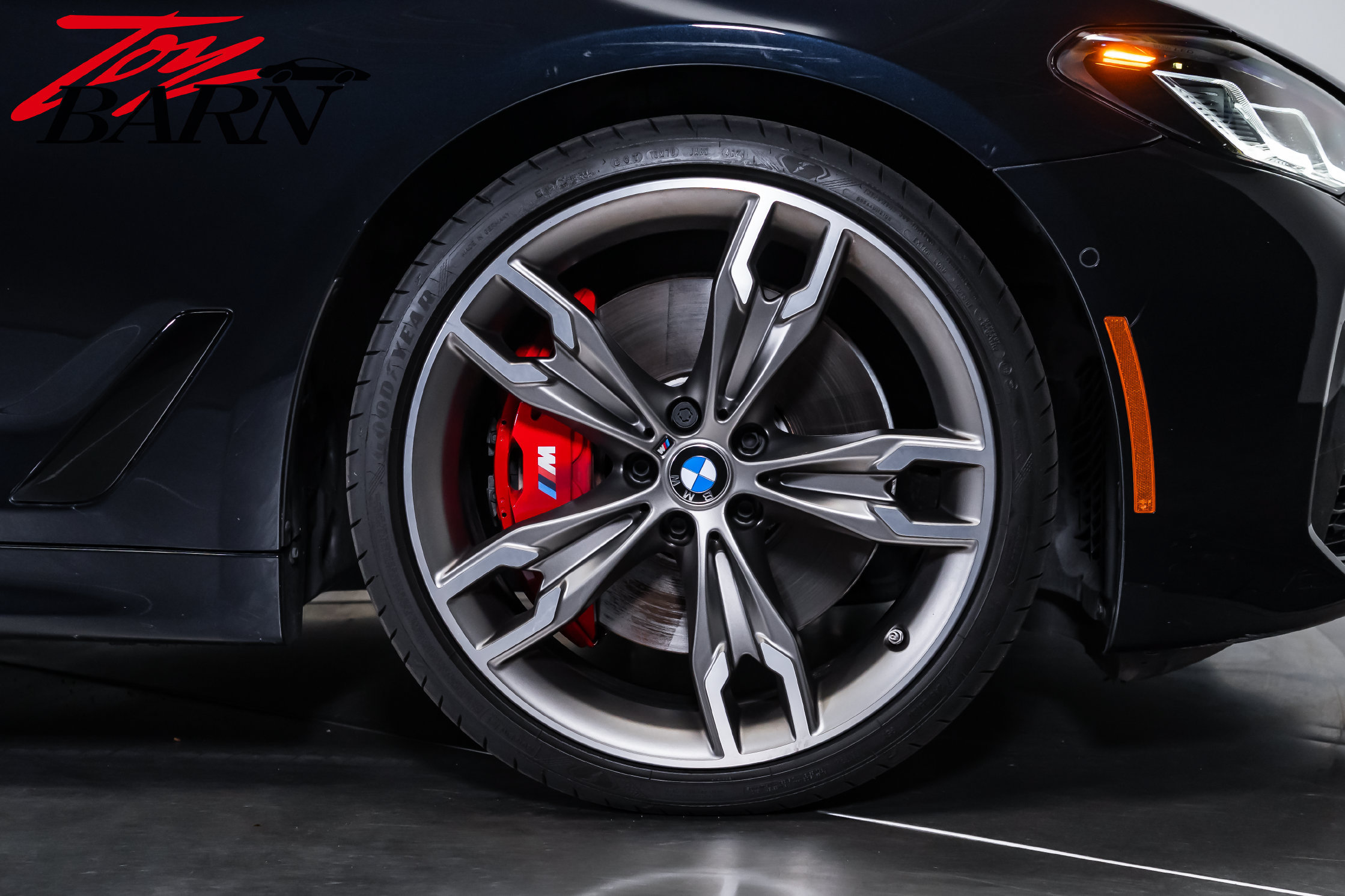 Used 2023 BMW M550i xDrive w/ Executive Package AWD/4WD image 15