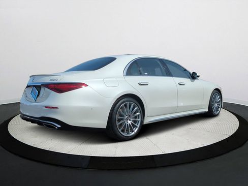 Used 2023 Mercedes-Benz S 580 4MATIC Sedan w/ AMG Line image 4