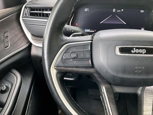 Used 2022 Jeep Grand Cherokee L Limited RWD image 23