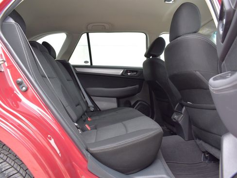 Used 2018 Subaru Outback 2.5i Premium AWD/4WD image 29