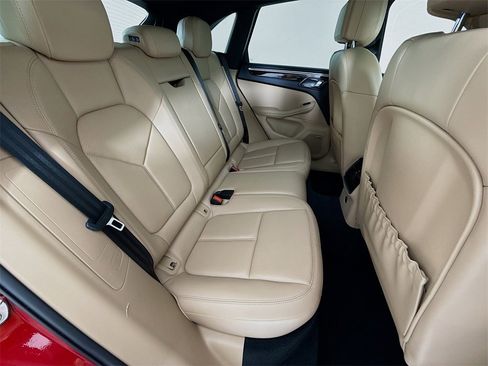 Used 2021 Porsche Macan S image 30