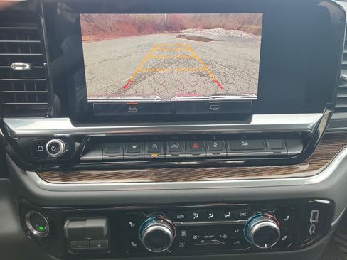 New 2026 GMC Sierra 1500 SLE image 25