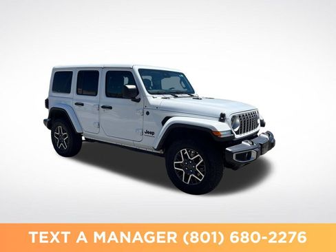 Used 2025 Jeep Wrangler Unlimited Sahara AWD/4WD image 7
