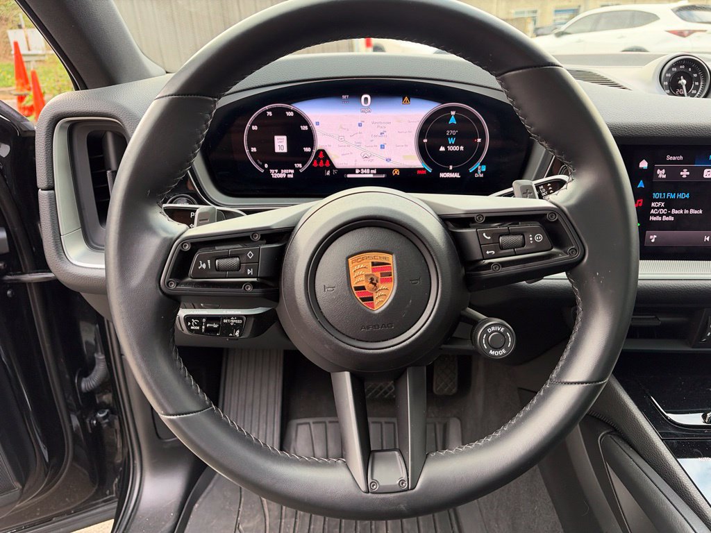 Used 2025 Porsche Cayenne Coupe AWD/4WD image 13