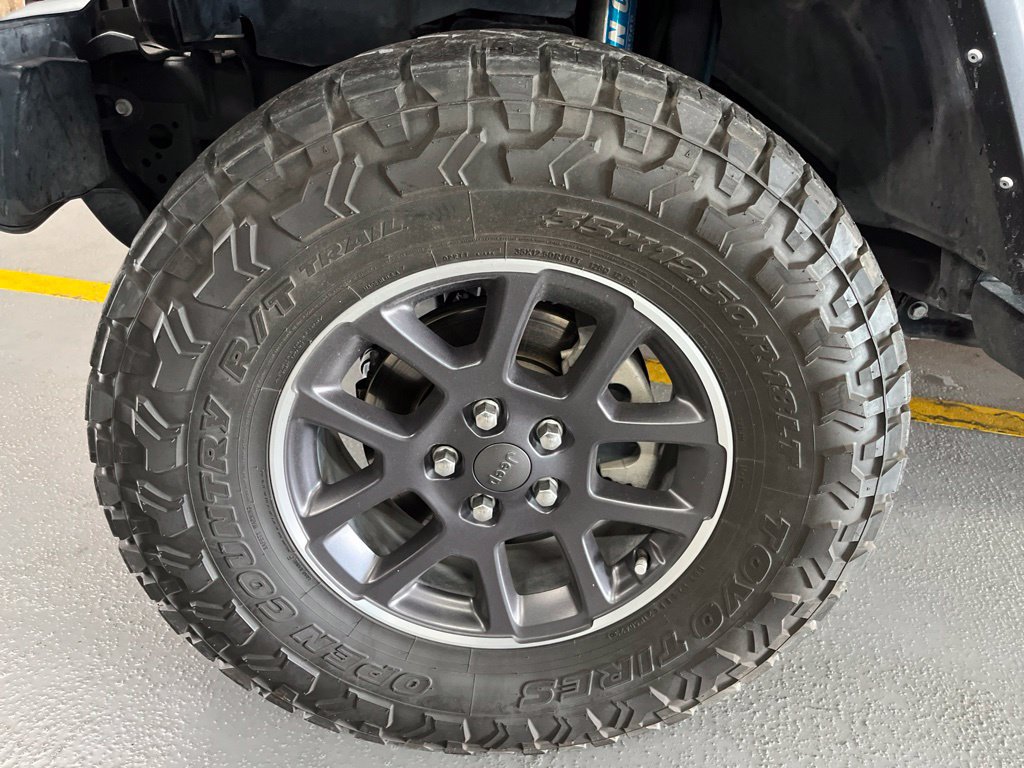 Used 2021 Jeep Gladiator Overland w/ LED Lighting Group AWD/4WD image 3