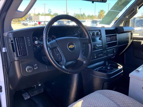 Used 2021 Chevrolet Express 2500 w/ Driver Convenience Package image 13