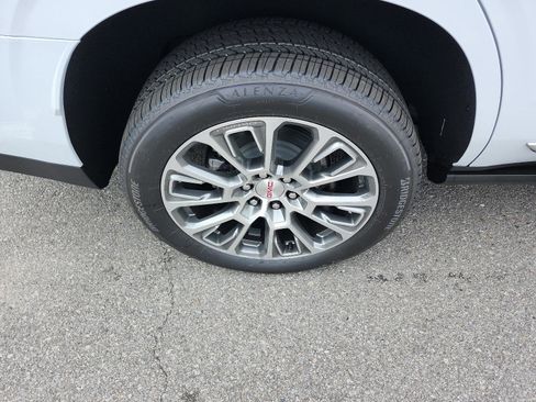 New 2026 GMC Yukon Denali image 5