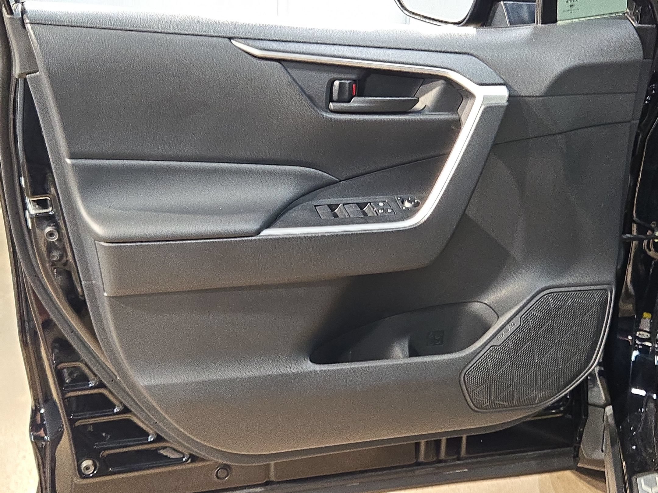 Certified 2024 Toyota RAV4 LE AWD/4WD image 20