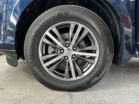 Used 2019 INFINITI QX60 Luxe w/ Essential Package image 19