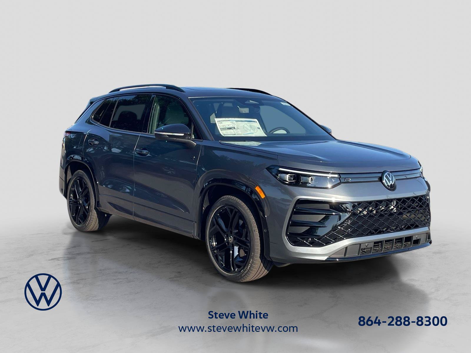 New 2026 Volkswagen Tiguan SE R-Line FWD image 1