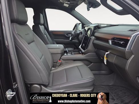 Used 2025 GMC Yukon Denali w/ LPO, Floor Liner Package AWD/4WD image 23