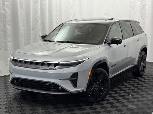 Used 2024 Jeep Wagoneer Launch Edition image 4