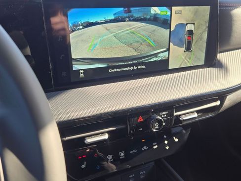 New 2026 Nissan Kicks SR w/ Cold Weather Package image 27