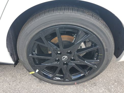 New 2025 Nissan Sentra SR w/ Midnight Edition image 7