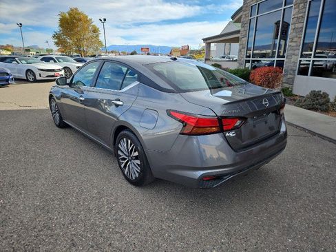 Used 2023 Nissan Altima 2.5 SV image 3