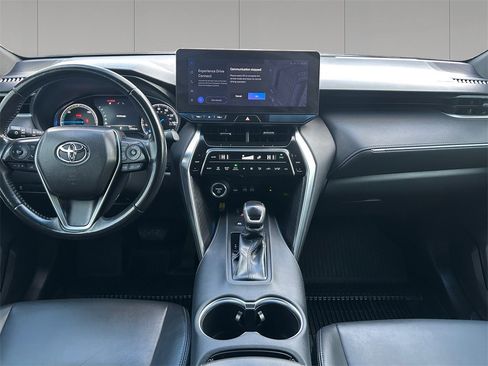 Used 2024 Toyota Venza Nightshade image 12