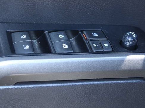 Used 2023 Toyota Tacoma TRD Off-Road AWD/4WD image 17