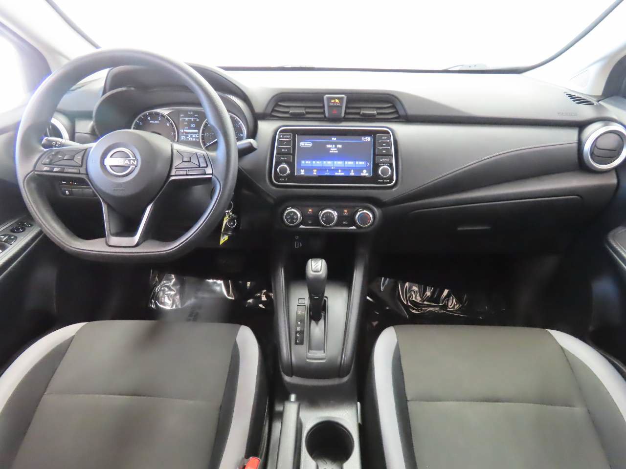 Used 2025 Nissan Versa S w/ Trunk Package FWD image 14