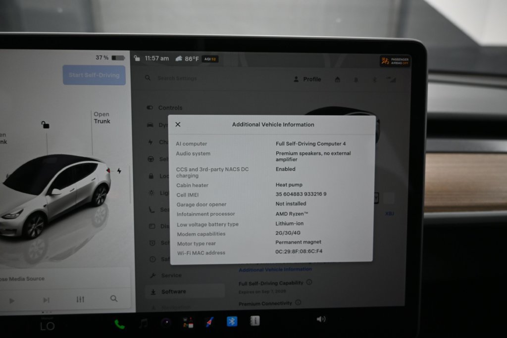 Used 2024 Tesla Model Y 2WD image 30
