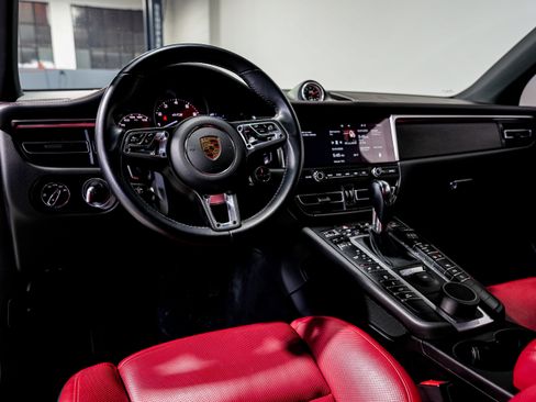 Used 2021 Porsche Macan GTS image 9