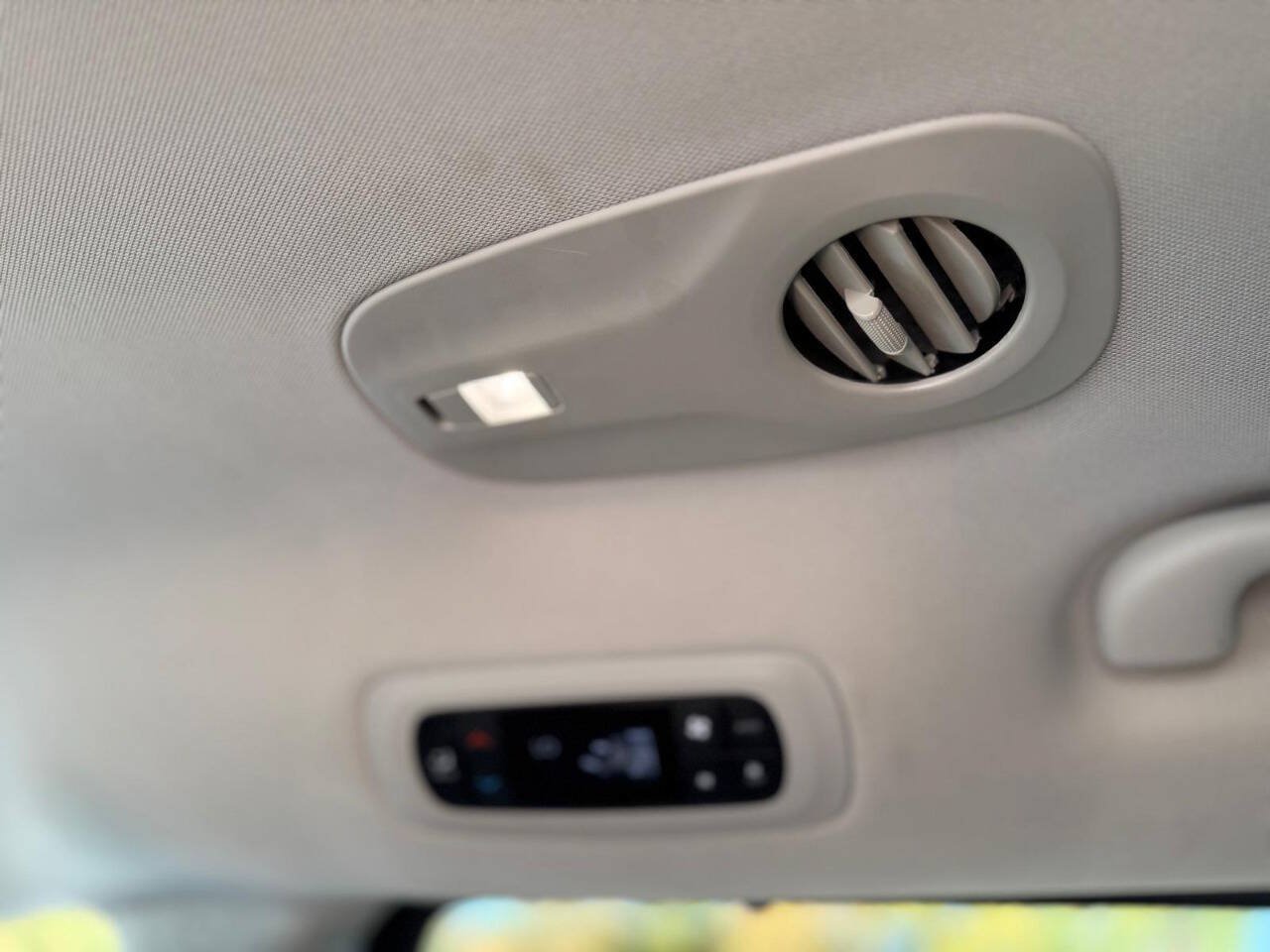 Used 2024 Chrysler Pacifica Touring-L FWD image 18