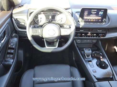 Used 2023 Nissan Rogue SV w/ SV Premium B Package image 12