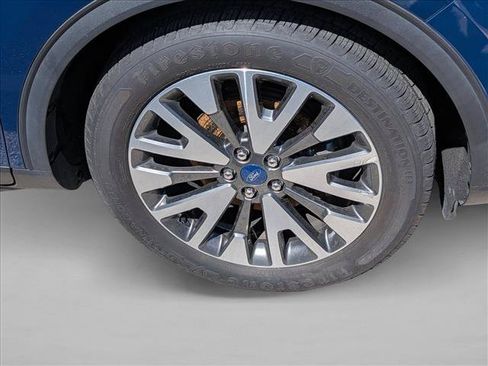 Used 2020 Ford Escape Titanium FWD image 9