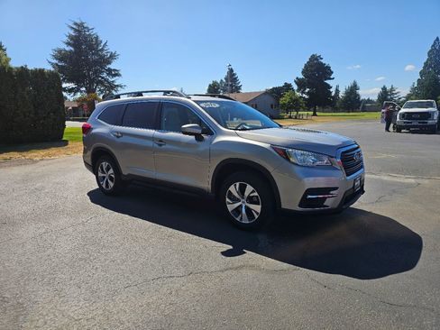 Used 2019 Subaru Ascent Premium image 4