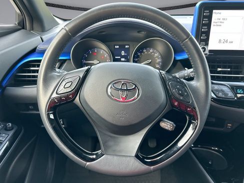 Used 2022 Toyota C-HR XLE FWD image 14