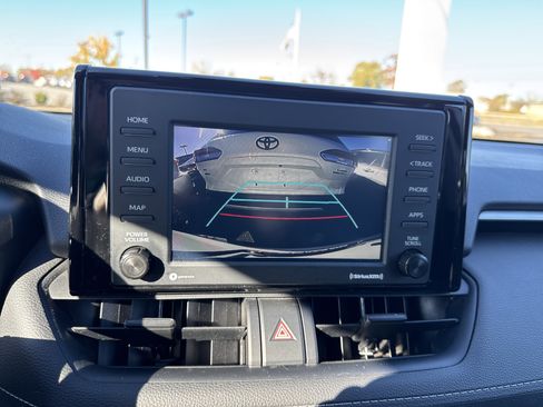 Used 2022 Toyota RAV4 XLE w/ Convenience Package image 20