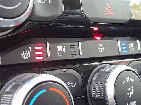 Used 2022 RAM 1500 Laramie image 26