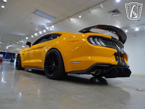 Used 2019 Ford Mustang GT Premium w/ Black Accent Package image 10