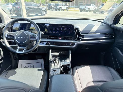 Used 2025 Kia Sportage EX image 20