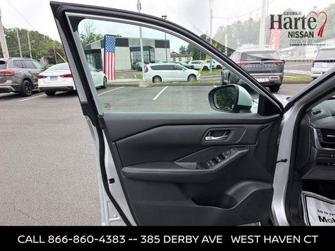 Certified 2025 Nissan Rogue SV AWD/4WD image 10