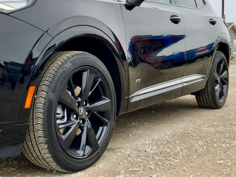 Used 2025 Buick Envision Sport Touring image 13