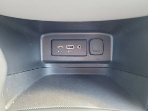 Used 2021 Chevrolet Equinox LS w/ LS Convenience Package AWD/4WD image 35
